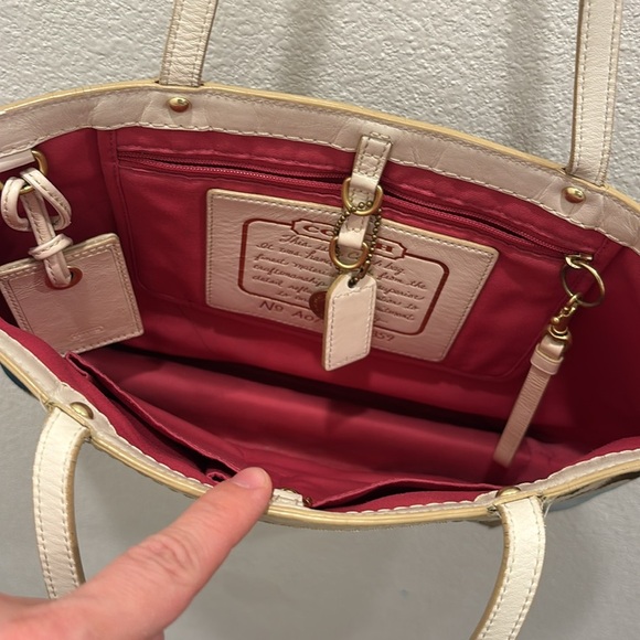 Coach Signature Legacy Stripe bag. - Picture 4 of 10